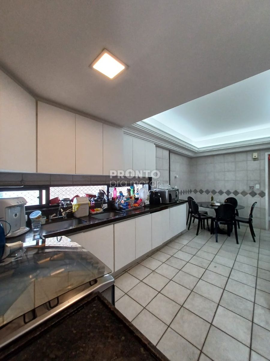 Apartamento à venda com 4 quartos, 223m² - Tamarineira,Recife