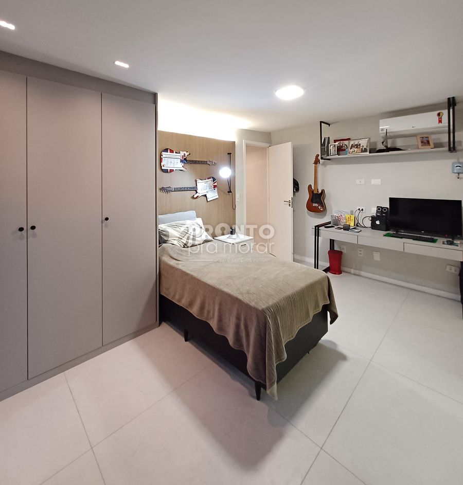 Casa, 4 quartos, 216 m² - Foto 1