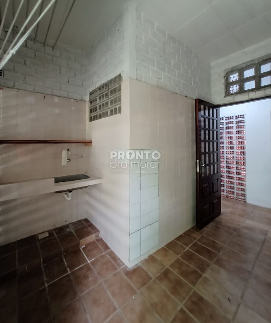 Casa, 4 quartos, 240 m² - Foto 1