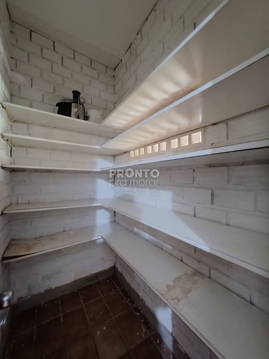 Casa, 4 quartos, 240 m² - Foto 2