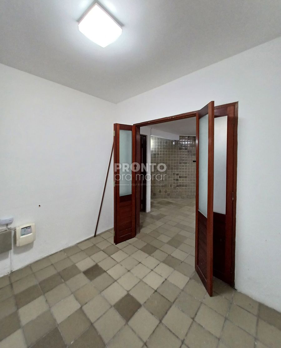 Casa à venda com 3 quartos, 248m² - Tamarineira,Recife