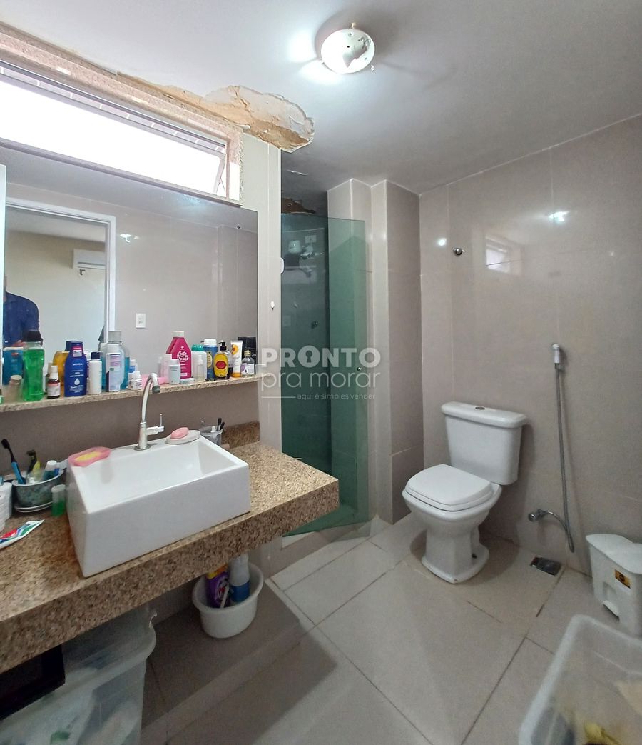  - Apartamento com 3 quartos em Espinheiro