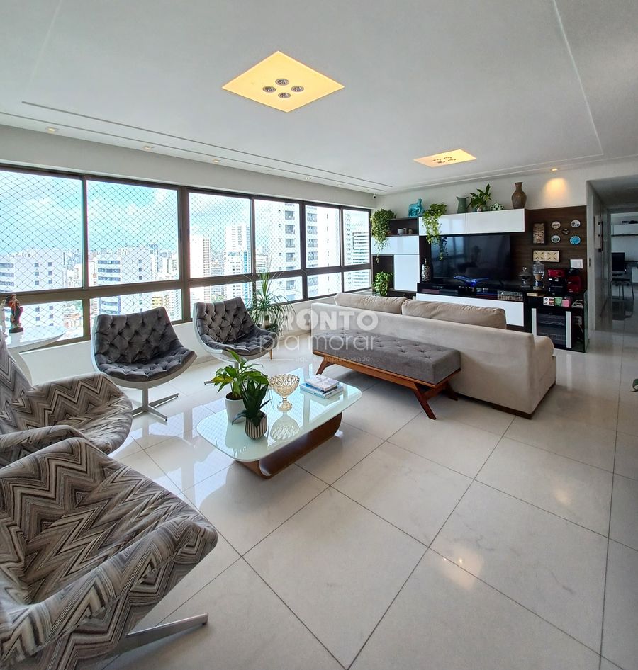  - Apartamento com 3 quartos em Rosarinho