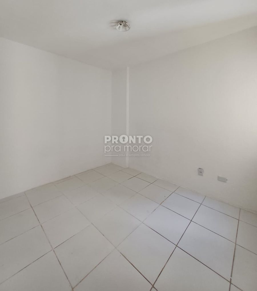  - Apartamento com 2 quartos em Imbiribeira