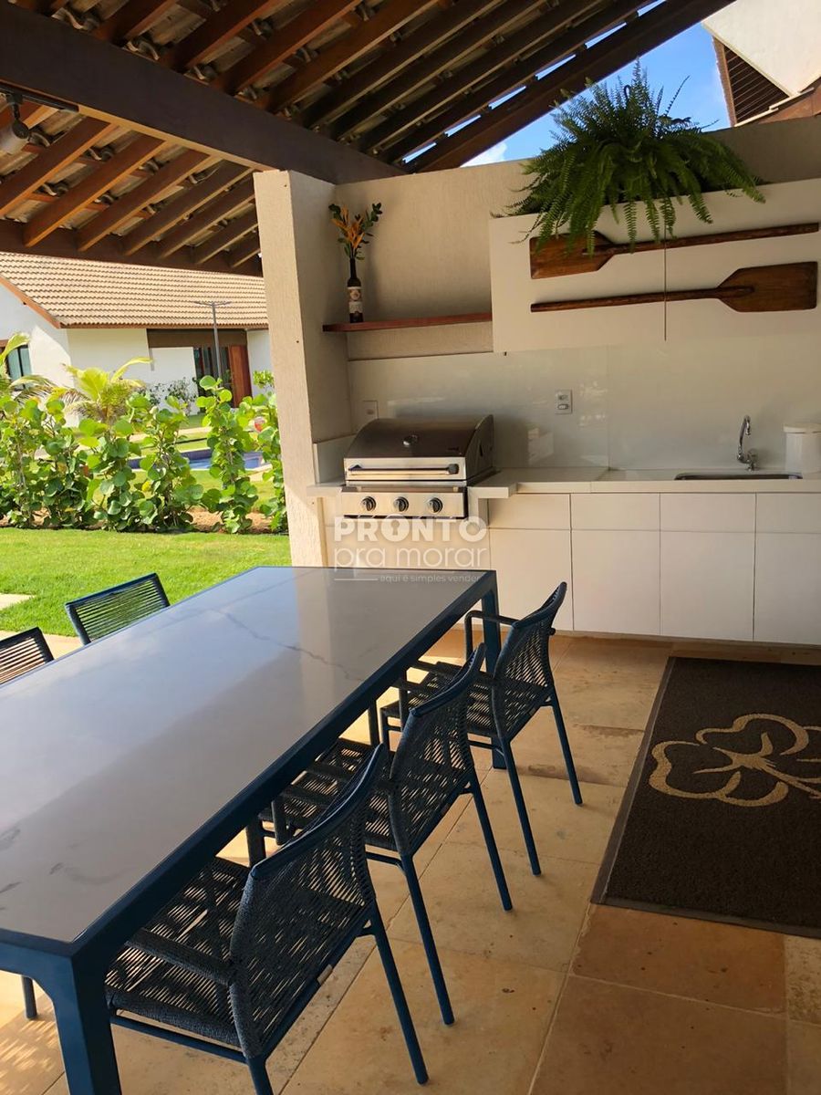  - Casa de Condomínio com 4 quartos em Centro