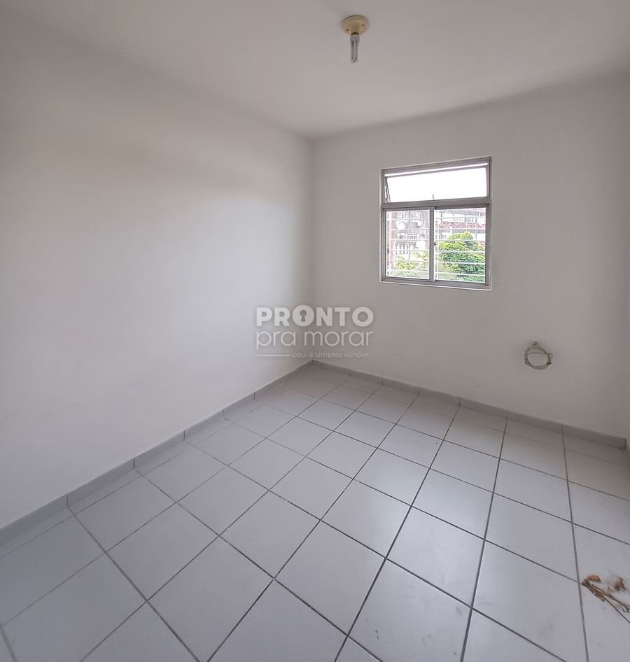  - Apartamento com 2 quartos em Espinheiro