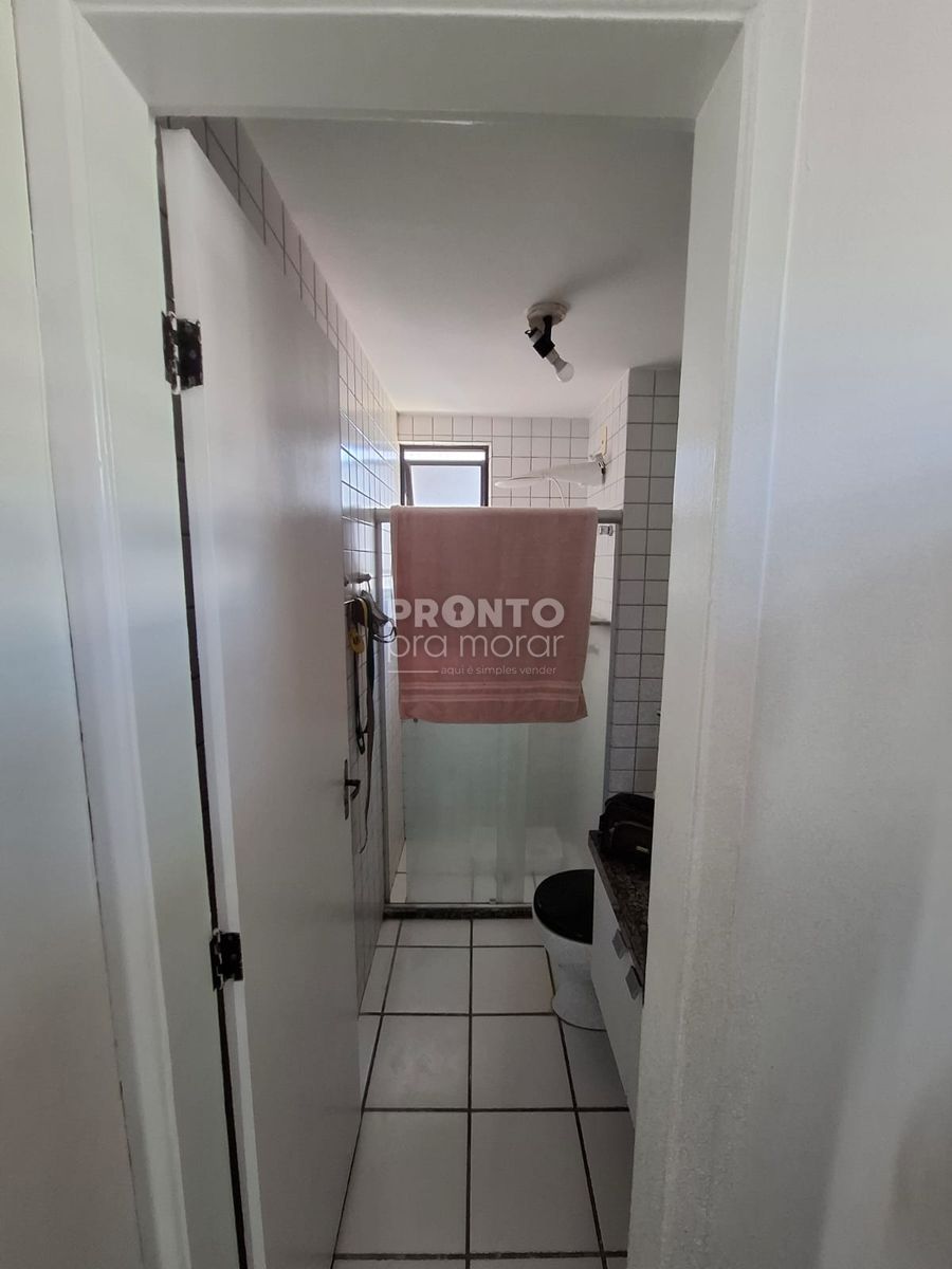 - Apartamento com 2 quartos em Candeias