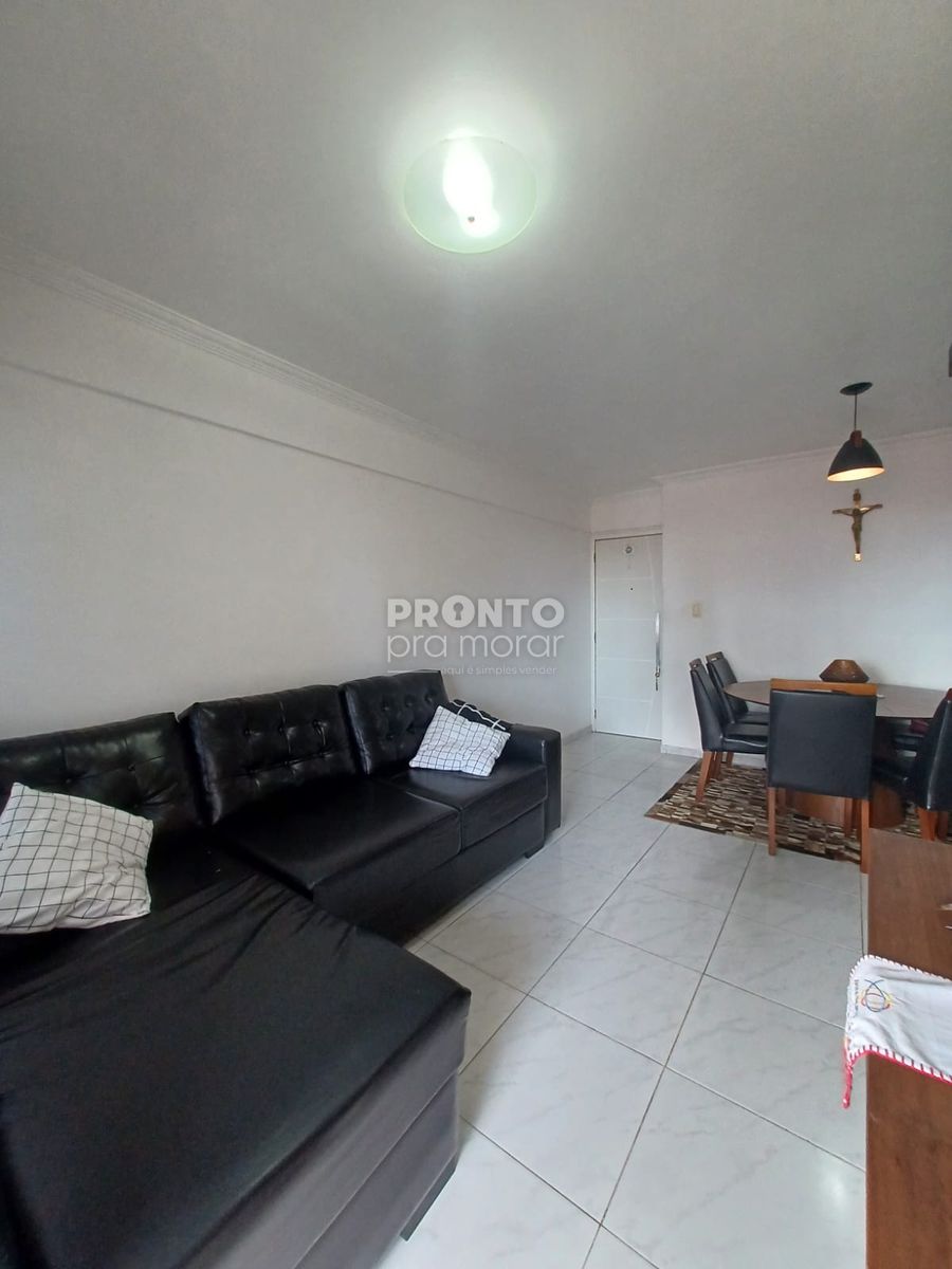  - Apartamento com 3 quartos em Candeias